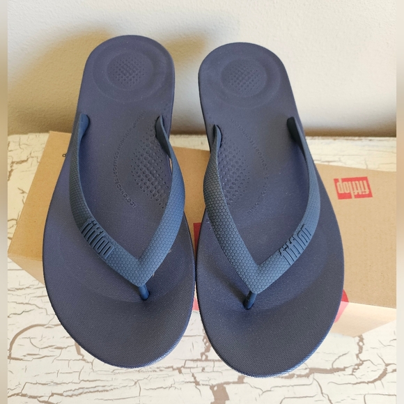 NWT Fitflop 11 Flip Flops Midnight Navy NEW